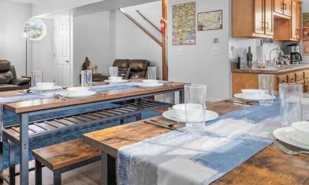 Indian Point House | Peaceful Lodge Minutes to Silver Dollar City & Indian Point Marina Free Attraction Tickets Cmty Pool