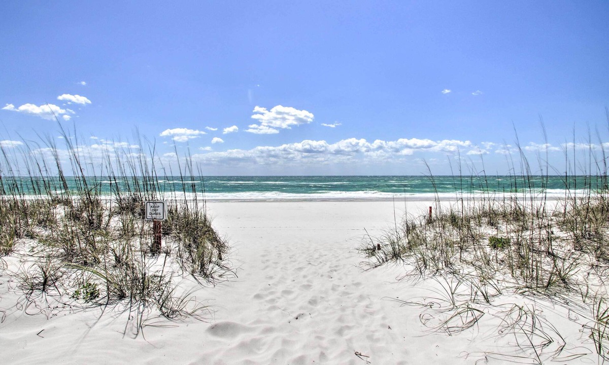 Toilla Segunda Cottage | Pensacola Beach Home: 1 Block to Beach Access