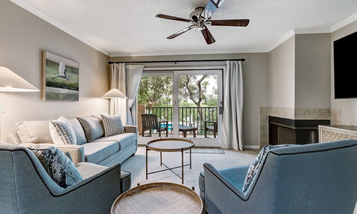 Amelia City House | Pet Friendly | Beautifully Furnished 2nd Floor SailmakerTownhome | 2.5 Minute Walk to the Beach