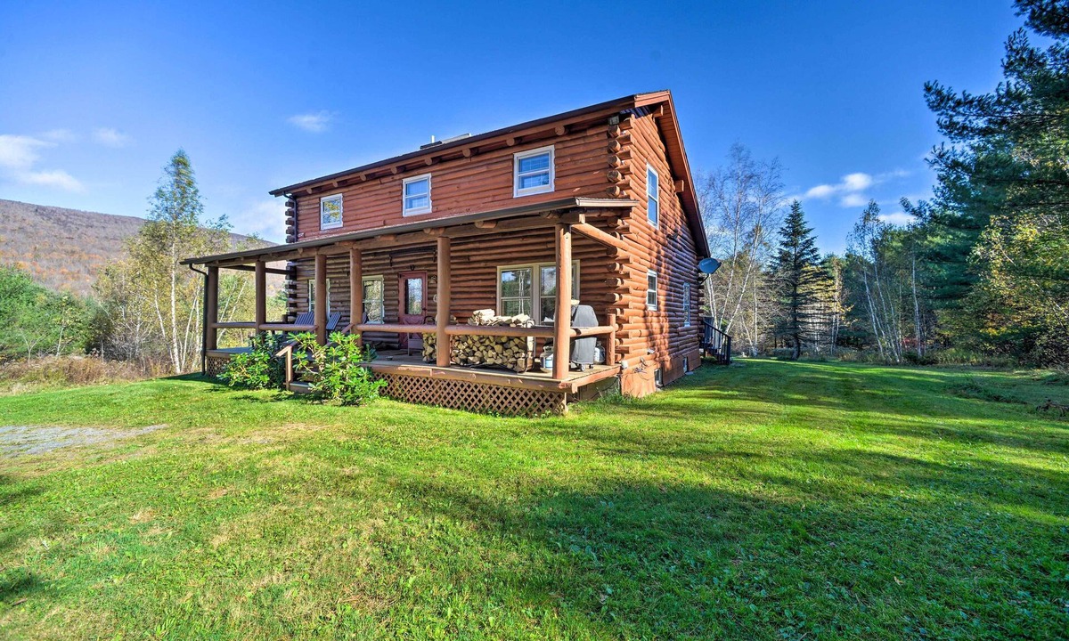 Maplecrest House | Pet-Friendly New York Cabin w/Hot Tub & Game Room