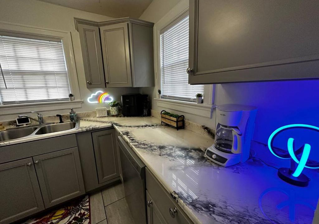 Georgetown House | Pet-Friendly Retro Home Near Horse Park & Ark
