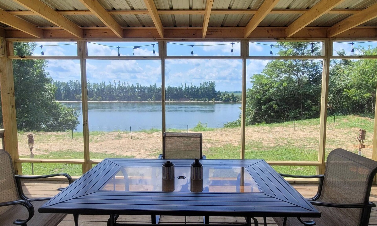 Morris Chapel House | Pickwick- Screened Patio ON Tennessee River 7th Nt FREE- Dogs Allowed