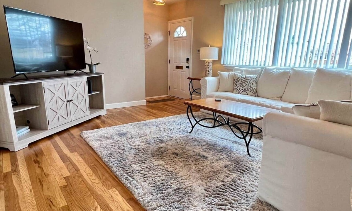 Plymouth House | Plymouth 3Bd/1.5Bth Home Close to Detroit & A2