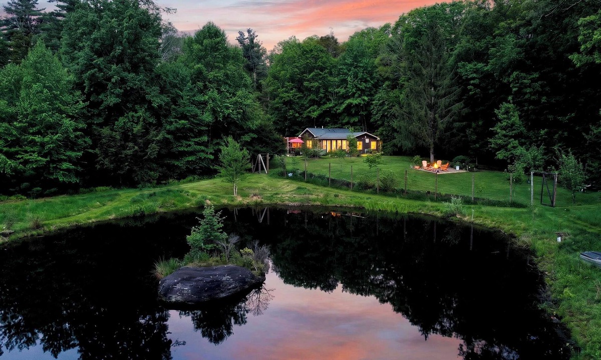 Kerhonkson House | Pondview Cabin: King Bed, Hot tub, Private Acres, Amazing Views
