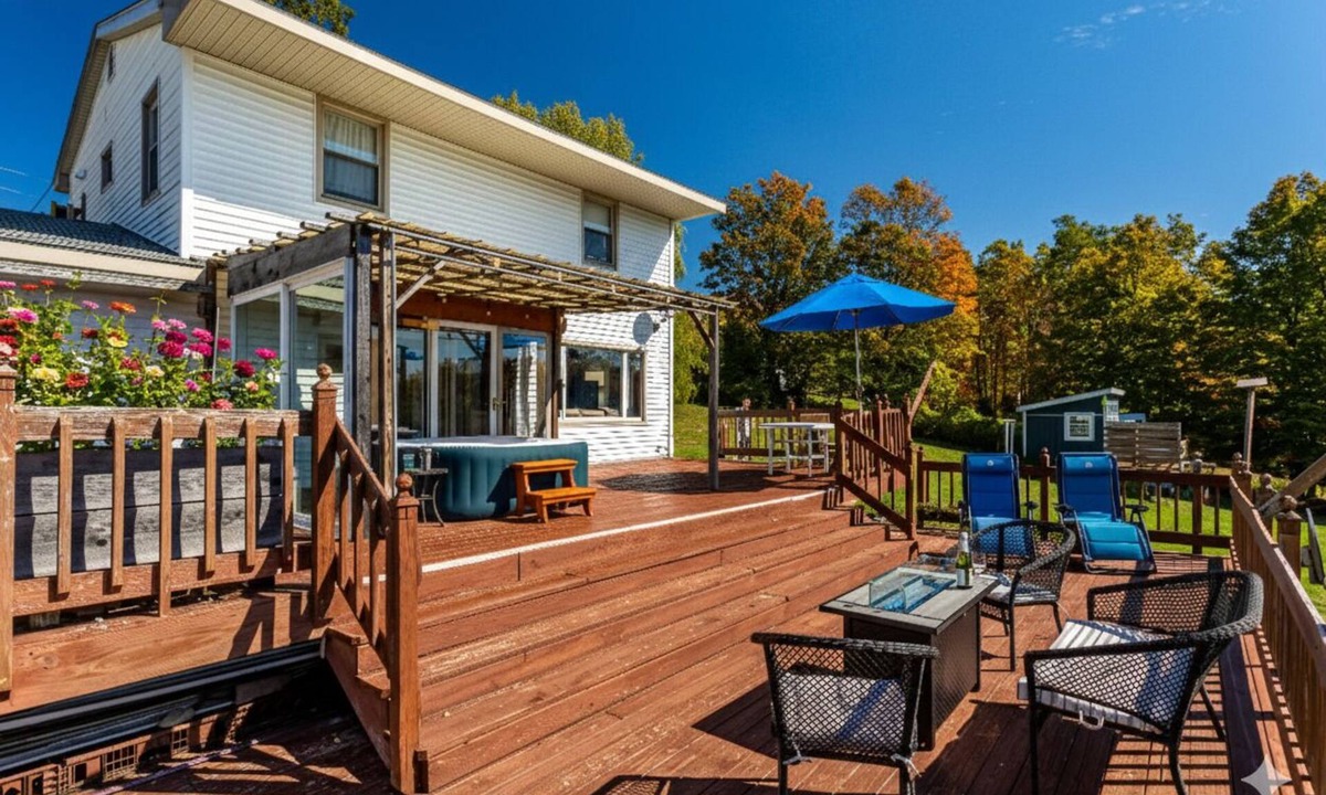 Town of Broome Cottage | Private Mountain Top Retreat w/Views/Hot Tub for Couples 2.5 hours from NYC