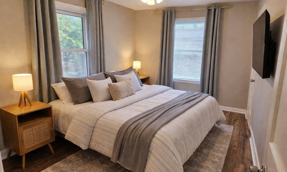 Warrington House | Private Pool + Hot Tub Oasis Near Beach + Downtown