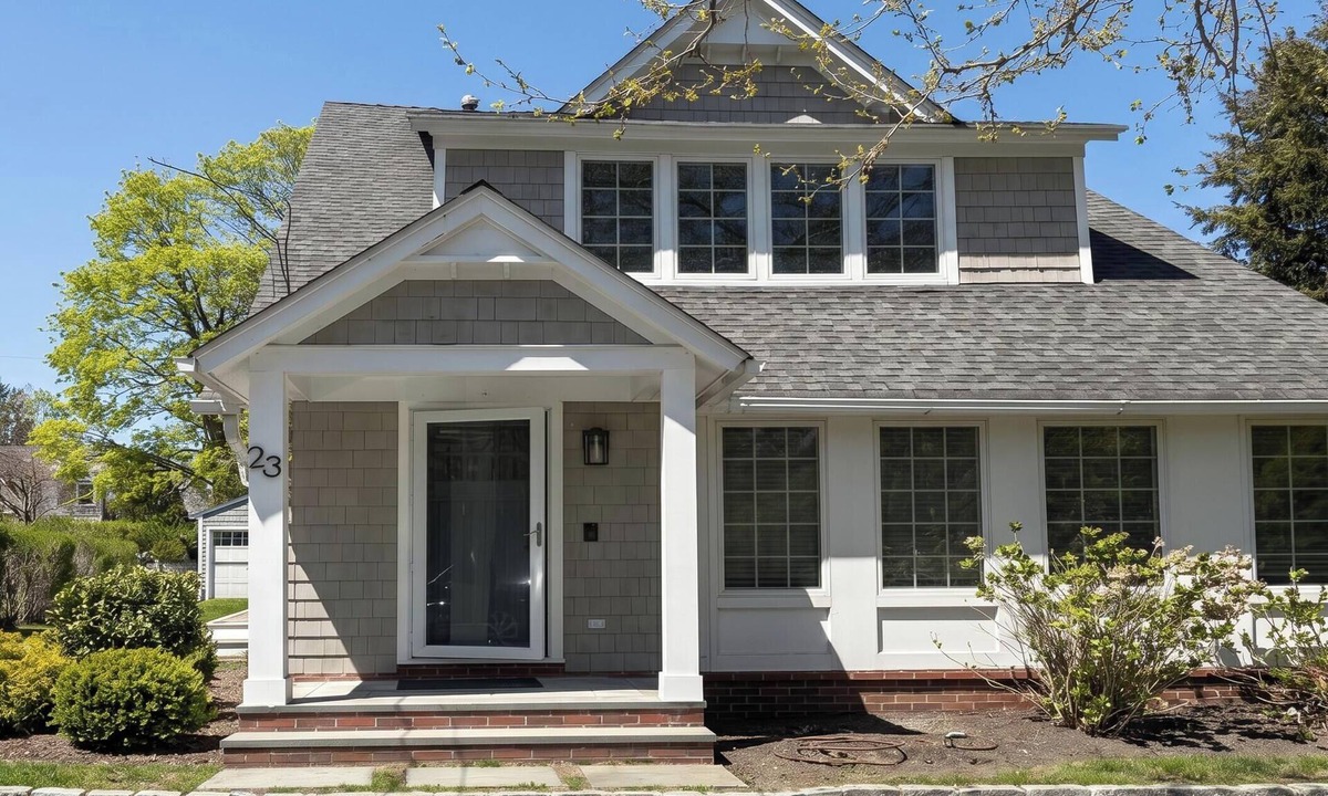 Southampton House | Private Southampton Estate - Modern Comfort + Ideal Location