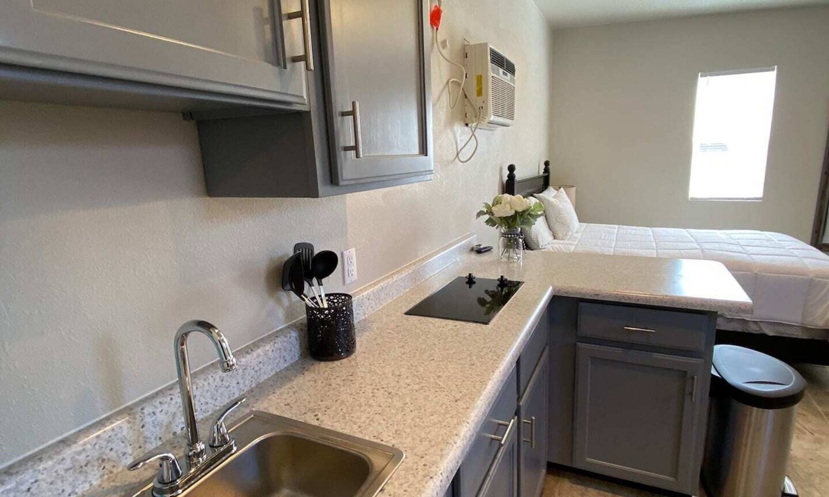Pershing - Government Hill Apartment | ⭐️Private stand-alone studio Central⭐️
