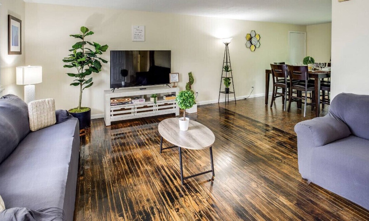 Rochester House | PROMO 5% WEEKLY/10% MONTHLY DISCOUNT 🥰 Stunning Ranch Mins from RIT/Airport.