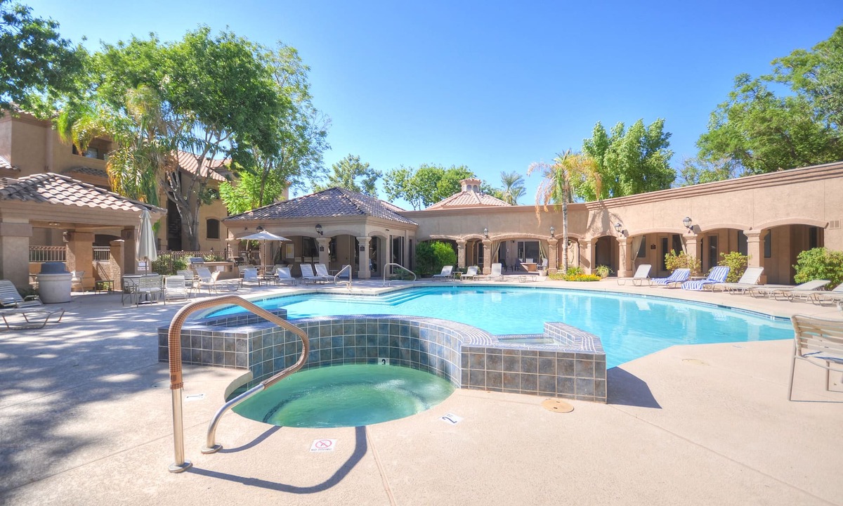North Scottsdale Condo | Resort -Style in the heart of North Scottsdale