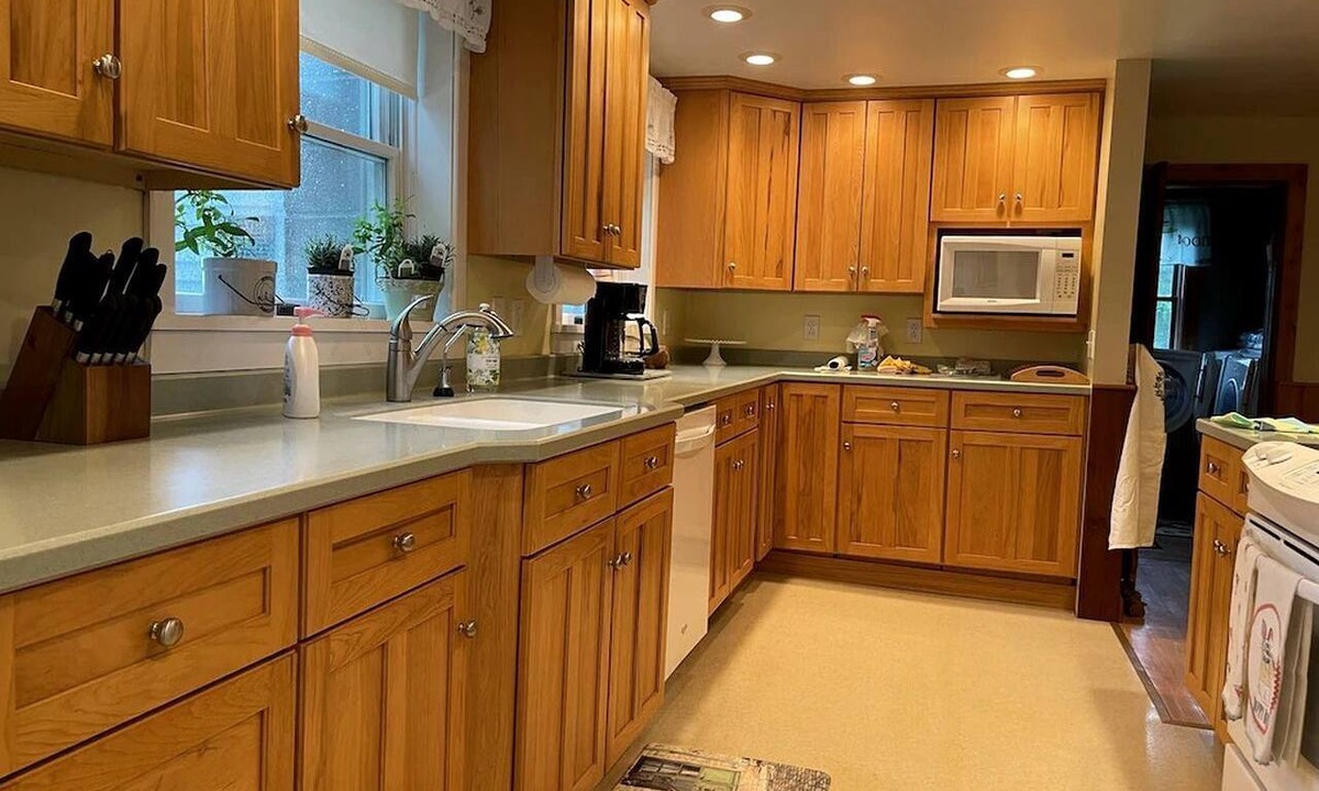Town of Milo Cottage | Restored Farmhouse with Hot-Tub in Penn Yan, New York