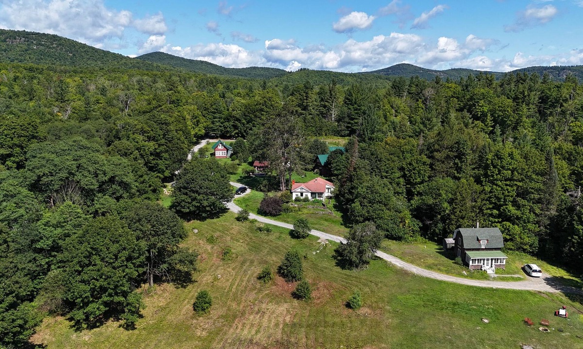 North River Cabin | RESTORED HISTORIC ADIRONDACK BIRD CAMP NEAR GORE MT WITH LOVELY MOUNTAIN VIEWS