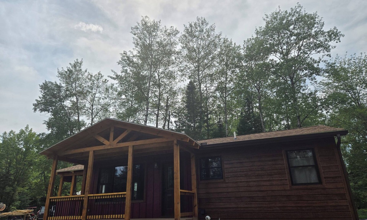 Winter Cabin | Right on the Tuscobia Trail Cozy 2-bedroom cabin in Winter with WiFi, AC