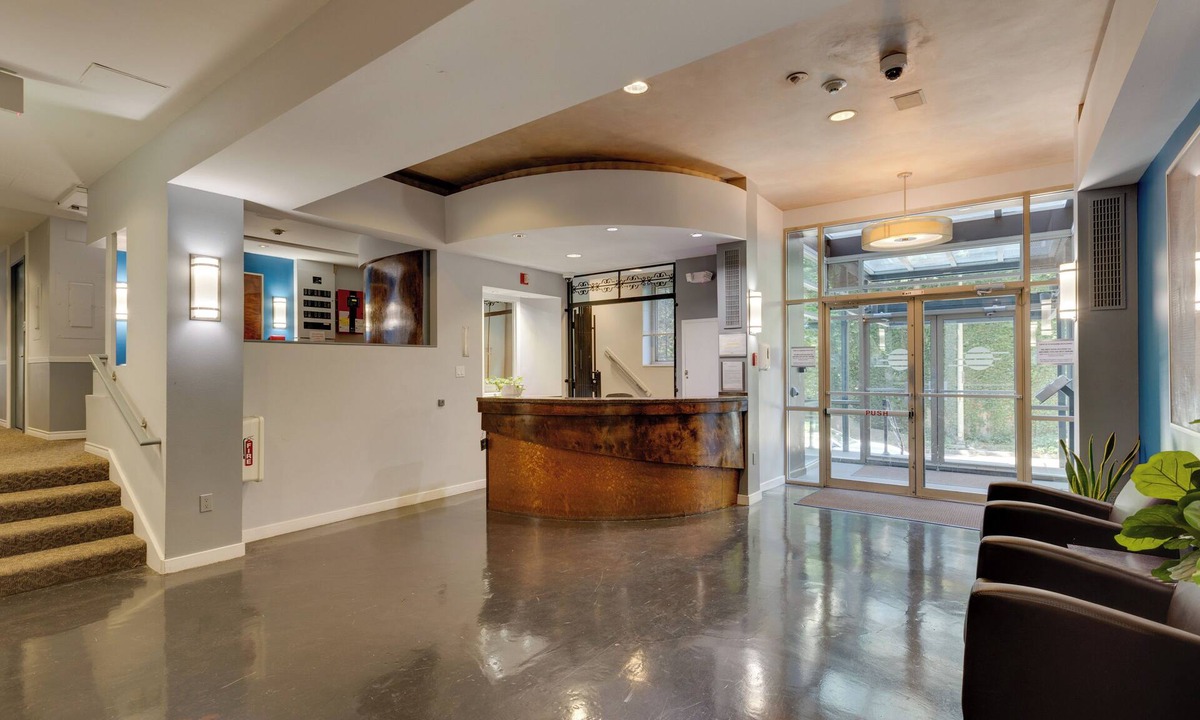 Downtown Seattle Apartment | Rooftop Deck & Views! Walkable Dtwn Seattle Condo