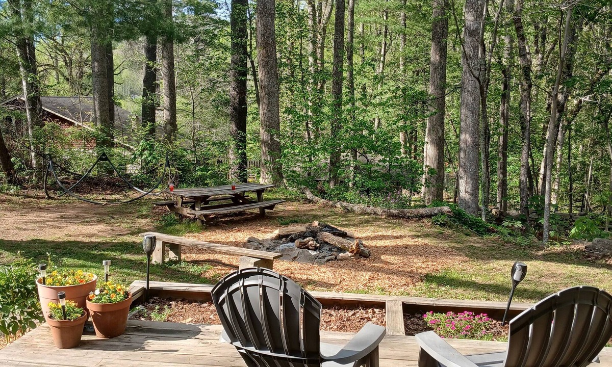 Gerton Cottage | Rustic Hillside Hideaway. A cozy cottage perfect for 2! Hikers paradise! Hot tub
