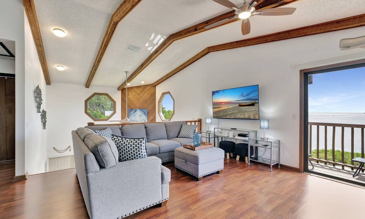 Oldsmar House | Scenic Waterfront Getaway – Private Stay