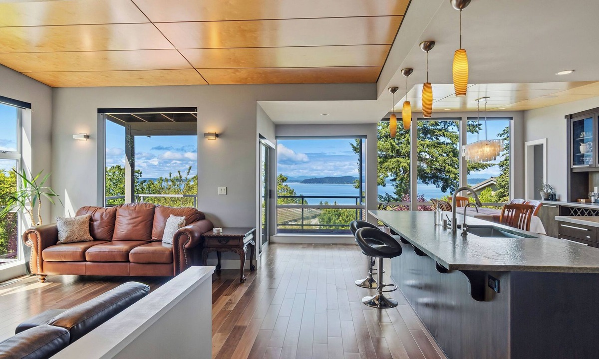North Admiral House | Secluded Luxury, Panoramic Water Views