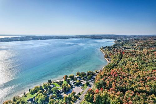 Suttons Bay House | Secluded Suttons Bay Retreat w/Fire Pit!