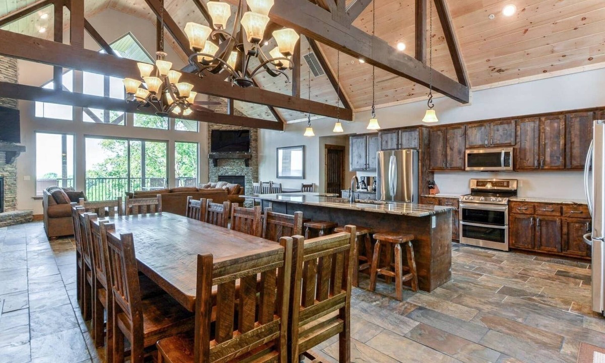 Indian Point House | Sleep 36 - 16 King Beds - Indoor Pool - Right by SDC - Vanessa's Vacation Homes