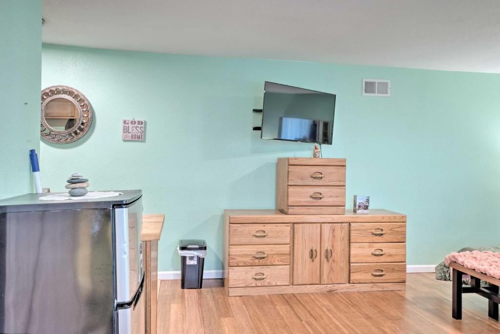 Smith River Apartment | Soothing Studio w/Lush Views: 2 Mi to Beach!