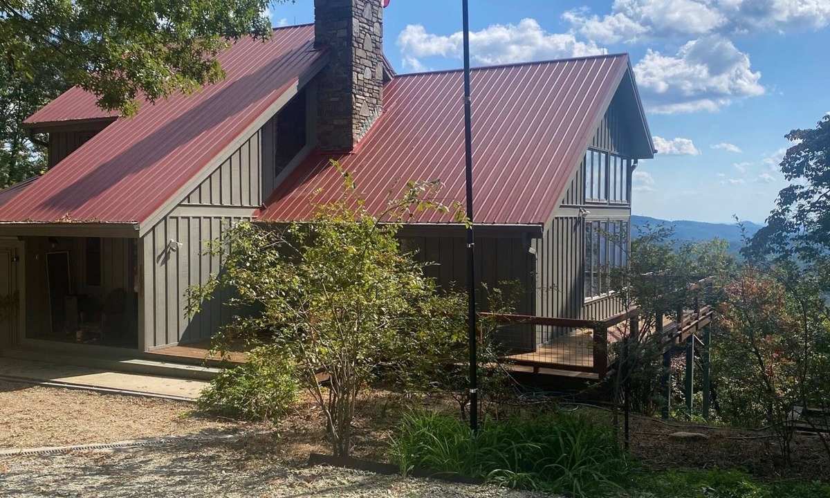 Brevard House | Spacious 5-BR House with Long Range Views of Mtns. & Lake Jocassee,Near Brevard!