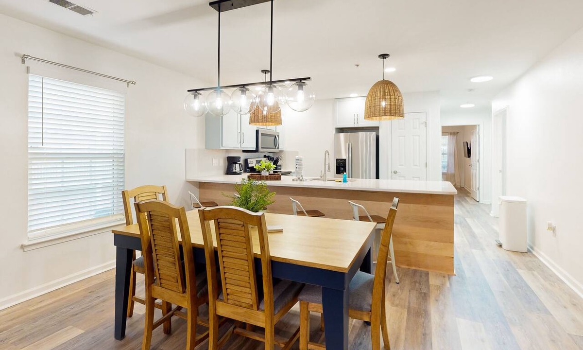 Carolina Forest Condo | Spacious condo with screened balcony & shared pool - near golf/beach/shops