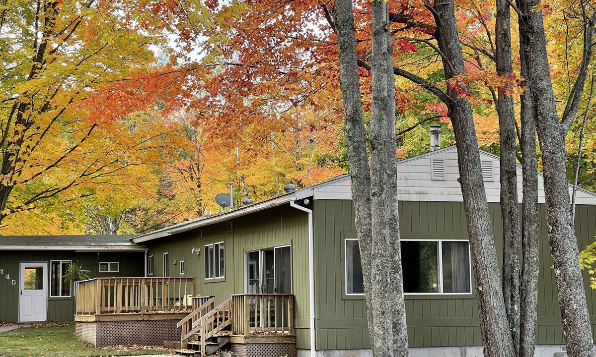 Upper Peninsula Michigan House | Spacious Marquette Getaway Trails Nearby Perfect 4-Season Basecamp