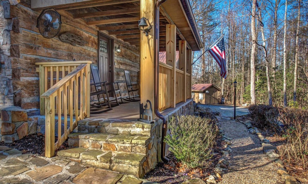 Cosby Cabin | Step back in time 3 bed 3 bath