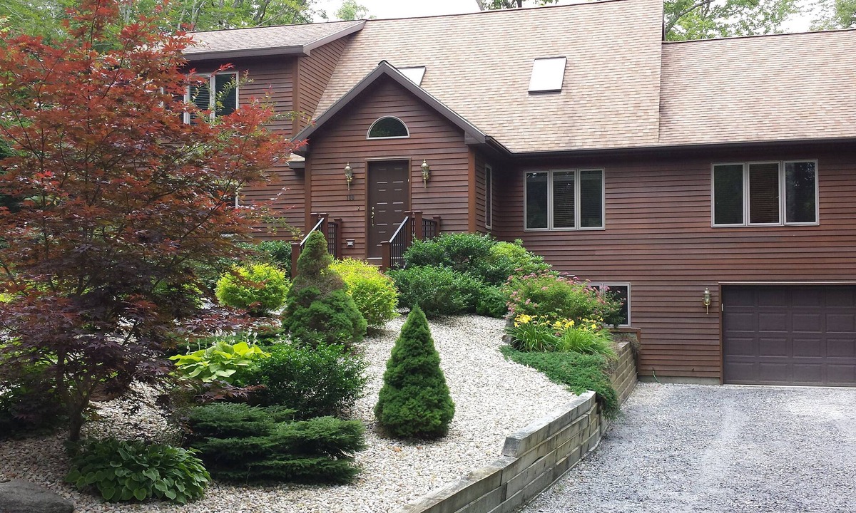 Berkshire House | Stunning Berkshire custom luxury home in private wooded community- walk to lake