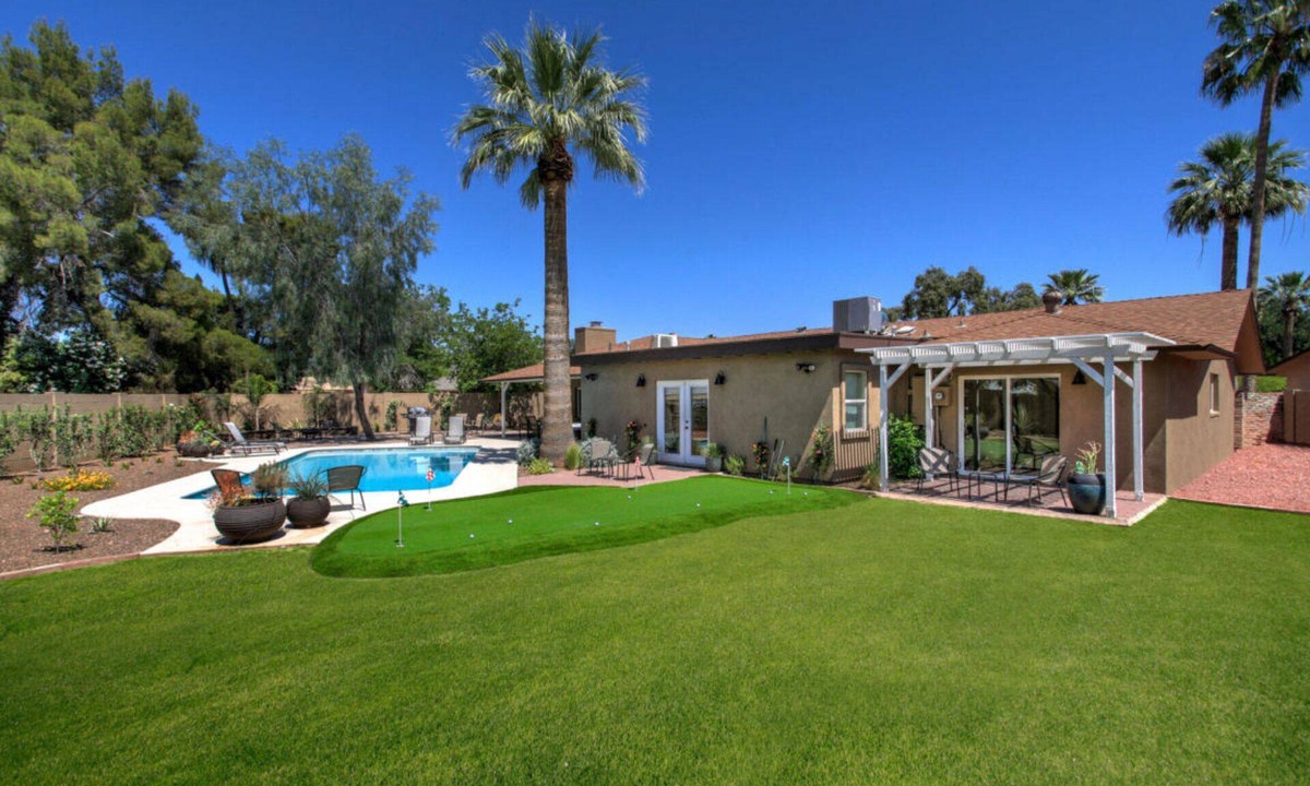 Scottsdale Highlands Five House | Sunny Backyard 5BR Minutes to Old Town Scottsdale