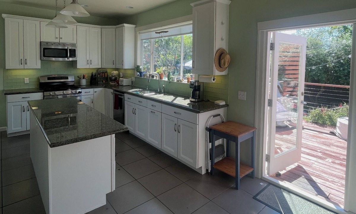 Bushrod House | Sunny Oasis: Spacious 2-bedroom house w/beautiful backyard on a peaceful block