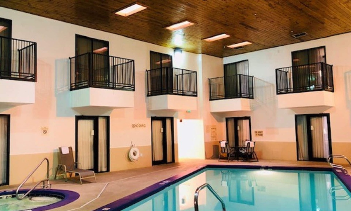 Princess Jeanne Hotel | SureStay Plus Hotel by Best Western Albuquerque I40 Eubanks