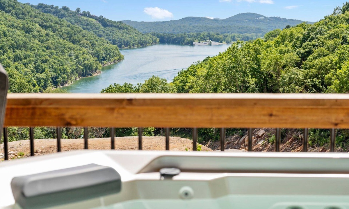 Kimberling City House | Table Rock Views with Private Hot Tub, Indoor/Outdoor Pools, Near Silver Dollar City & Free Tickets