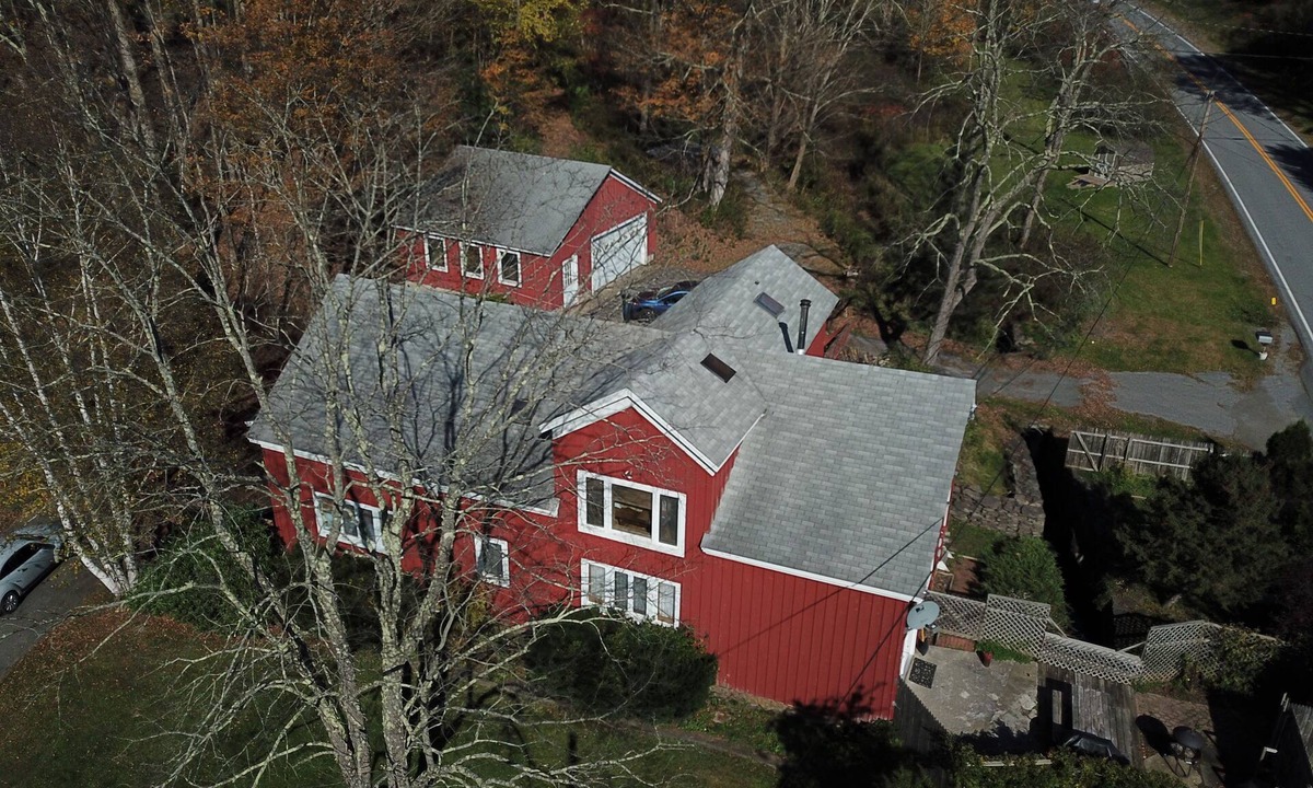 Denver House | The Barn Loft. Streamside living in a spacious and tastefully renovated barn