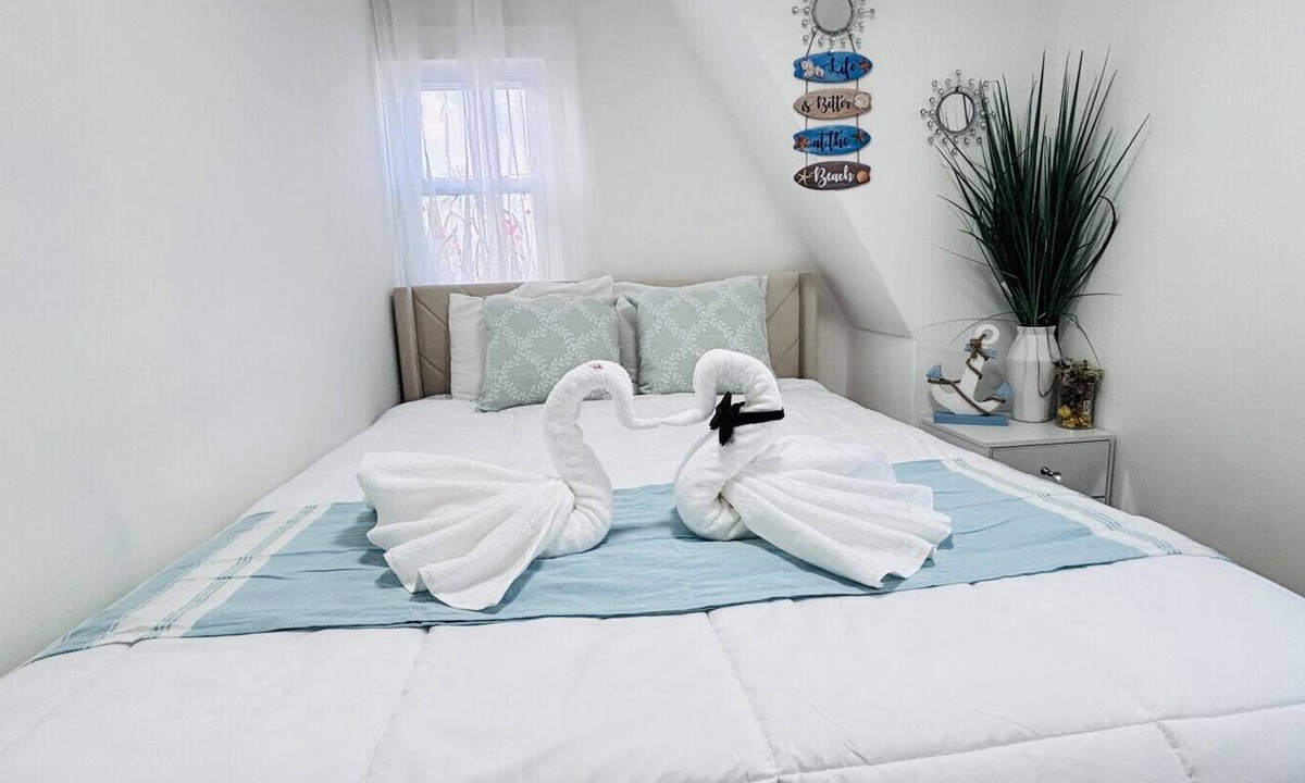 Patchogue House | The Bay House Patchogue Bay & Town 15 Minutes Walk