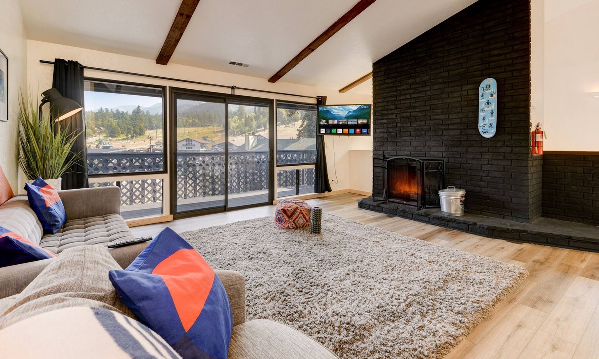 Big Bear Lake Ski Chalet | The Frontside chalet by Bear X