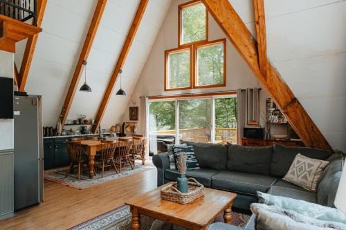 Equinunk House | The Riverside Cabin - Rustic & Private Retreat