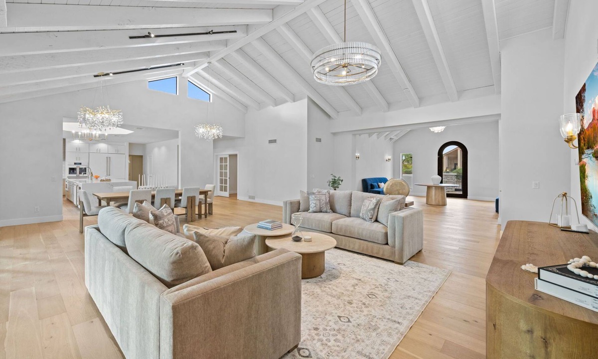Casa Rica House | The Tiercel – 20-Person Spa, Heated Salt Pool, Pickleball, 2025 Renovation