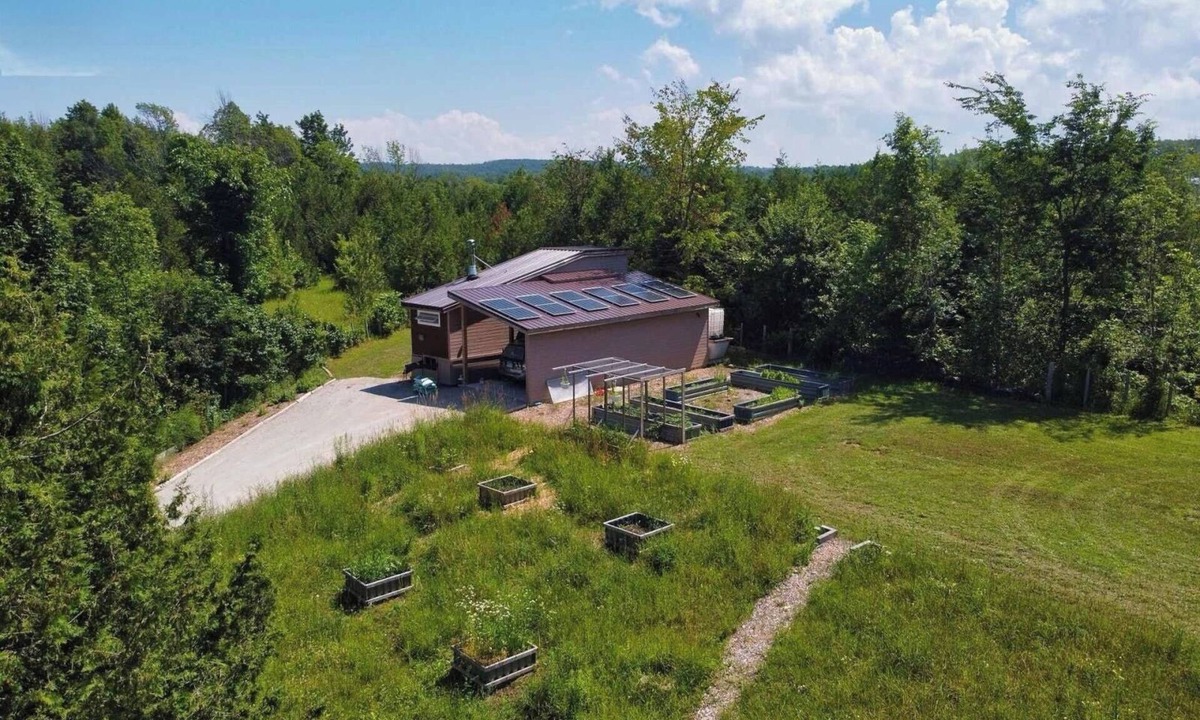 Georgian Bluffs Cabin | The Tiny House