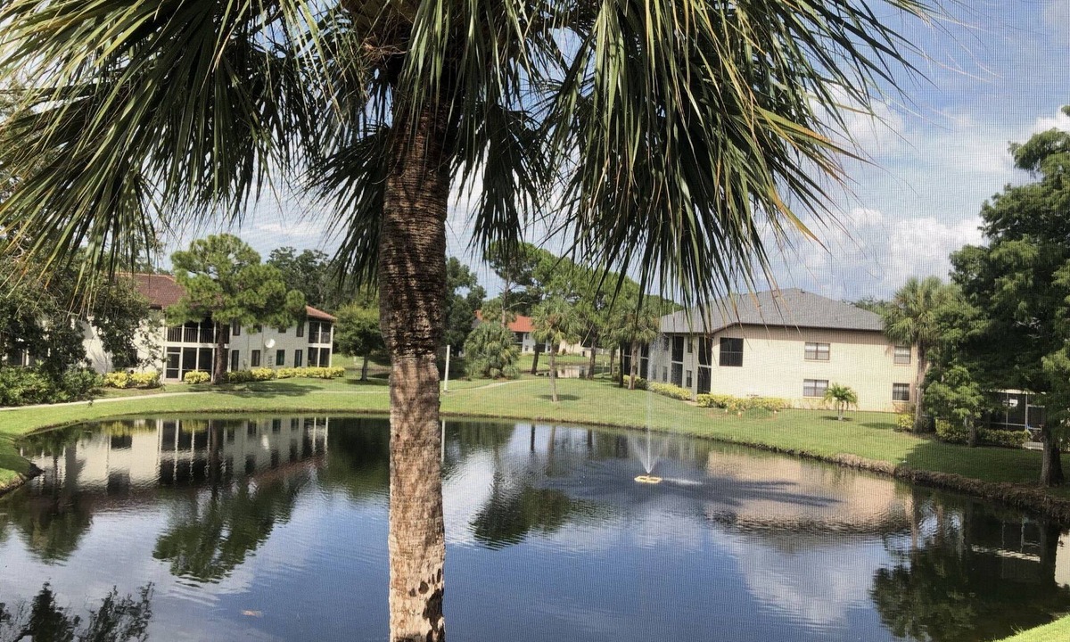 Trailer Estates Condo | Top floor corner unit 2 bedroom Condo in Shorewalk Anna Marie Island 15 min
