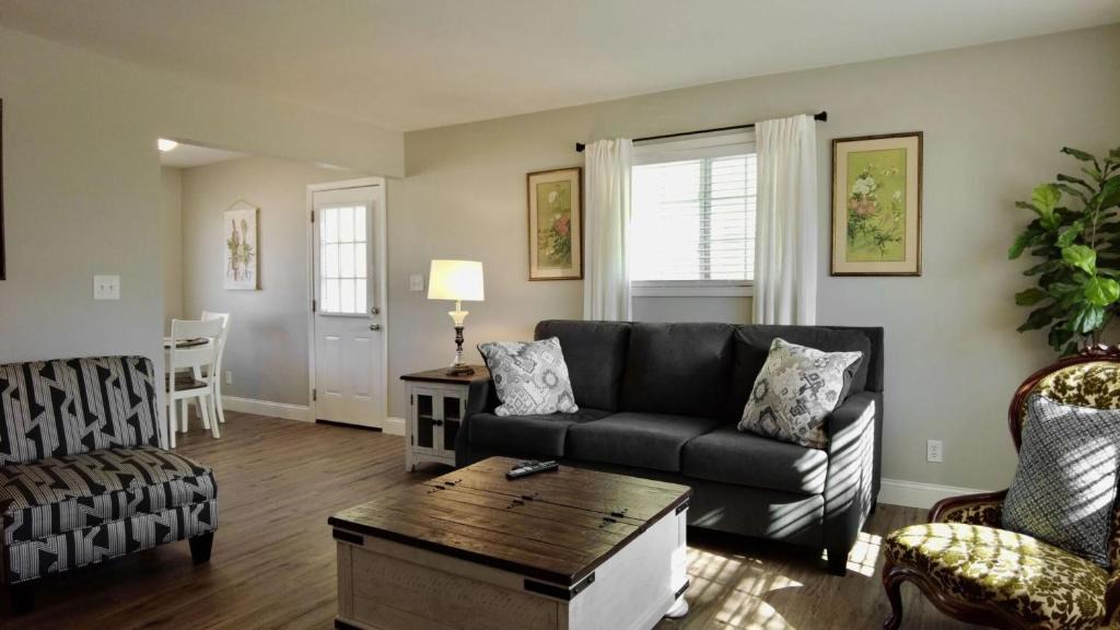 Branson Theater District Apartment | Townhome-Colonial B by Dreams2Reality Vacations- Includes FREE Attraction Tickets Daily!