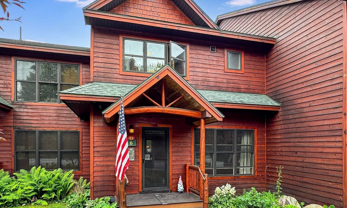Inlet House | Townhome E3 - 4th Lake