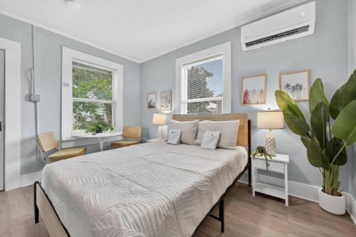 South Pensacola House | Unit 13 Cute small studio near downtown
