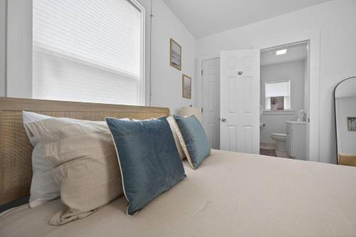South Pensacola House | Unit 3 Cozy Cottage Studio in Pensacola