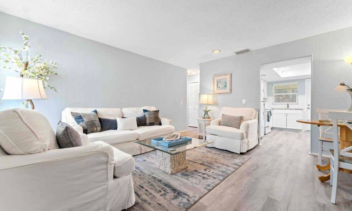 Laurel Park Villa | Updated Downtown Sarasota Villa, 2b/2b