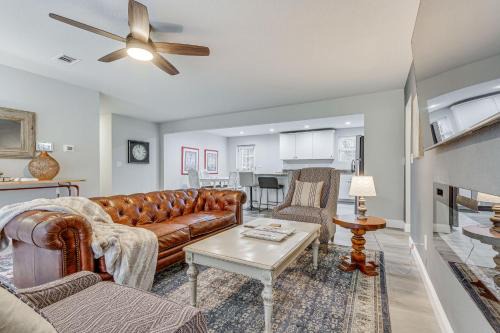 Brent House | Updated Pensacola Home ~ 7 Mi to Beach!