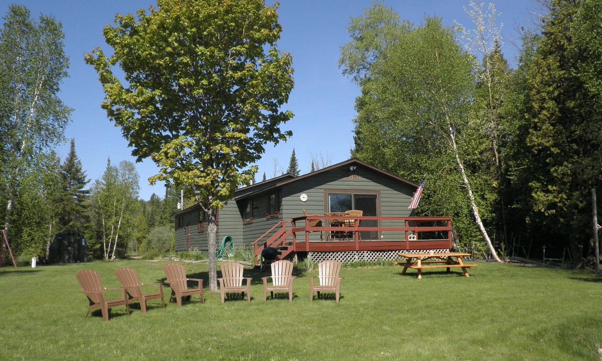 Lake Leelanau Cottage | Waterfront Hideout Lake Leelanau-The Best of Leelanau County