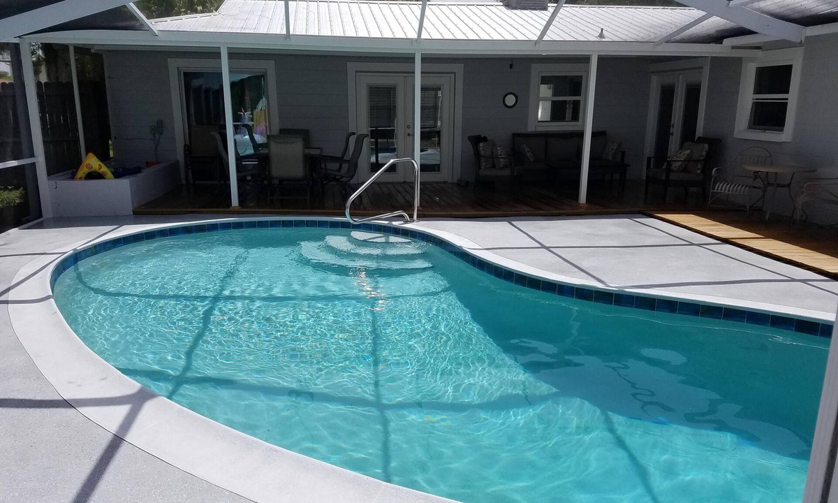 Crystal Shores House | Waterfront Oasis w/Heated Pool & Tiki Bar-kayaks-close to springs-we have some open weekends in June 2026!