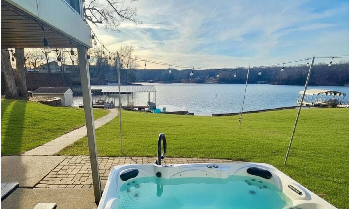 Wolf Creek House | Waterfront Retreat with Hot Tub
