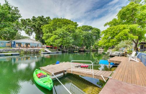 Weeki Wachee Gardens House | Waterfront Weeki Wachee Home w/Fire Pit!